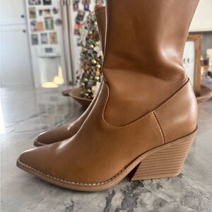 Women's Tan Boots